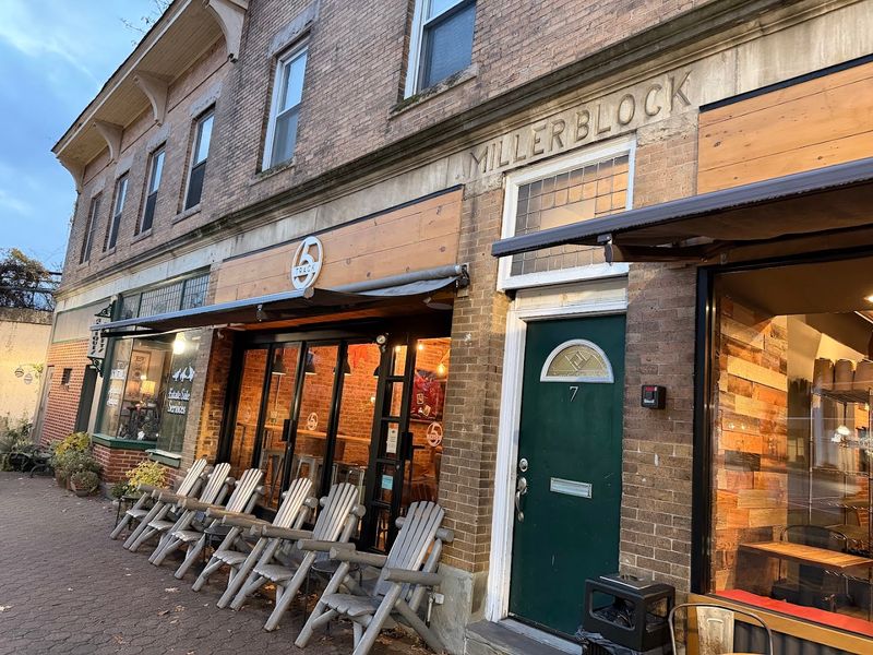 The Outdoor Seating Setup That Draws a Crowd