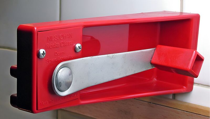 Wall-Mounted Can Opener