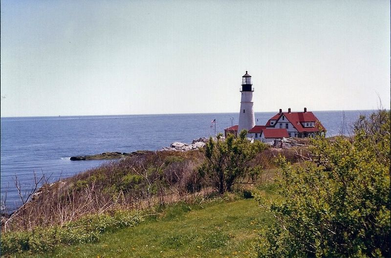 Maine is the only state with just one neighbor