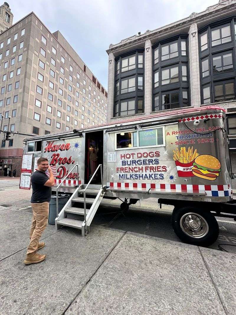 Haven Brothers Diner — Providence
