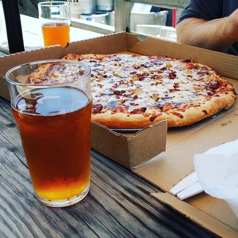 The Taproom Vibe That Keeps People Coming Back