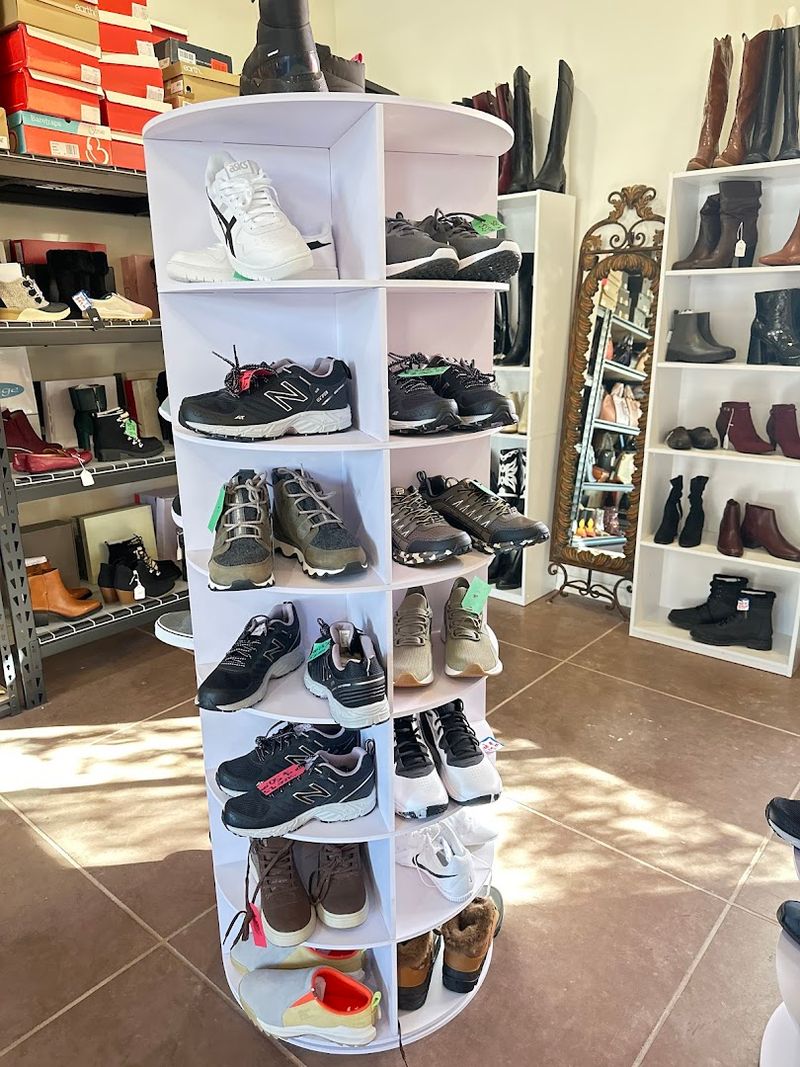 The Community of Resellers That Has Grown Around 888 Lots