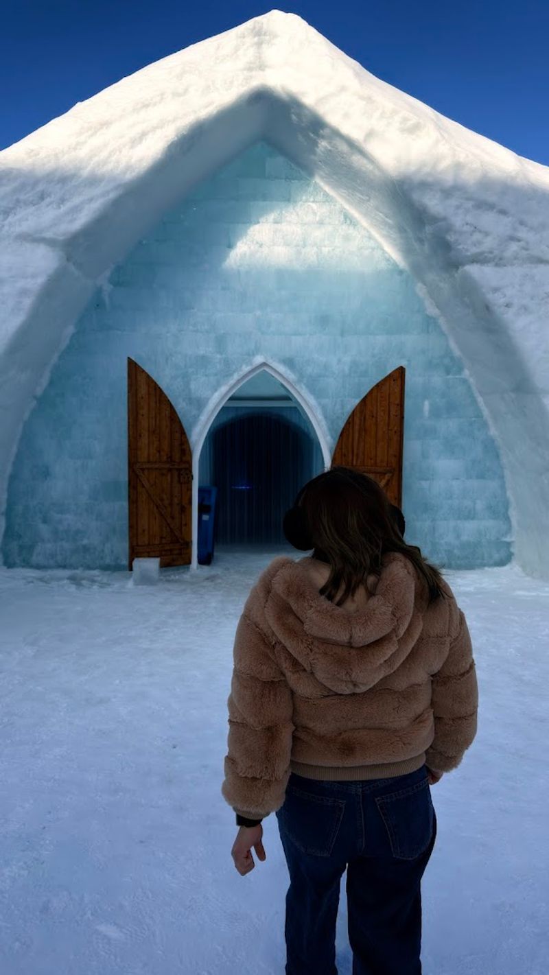 Hotel de Glace, Canada