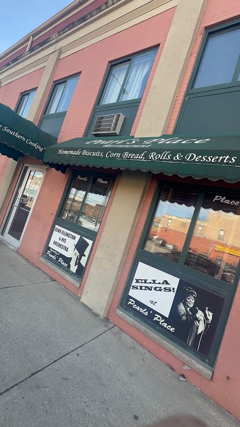 Pearl's Place — Chicago (Bronzeville)