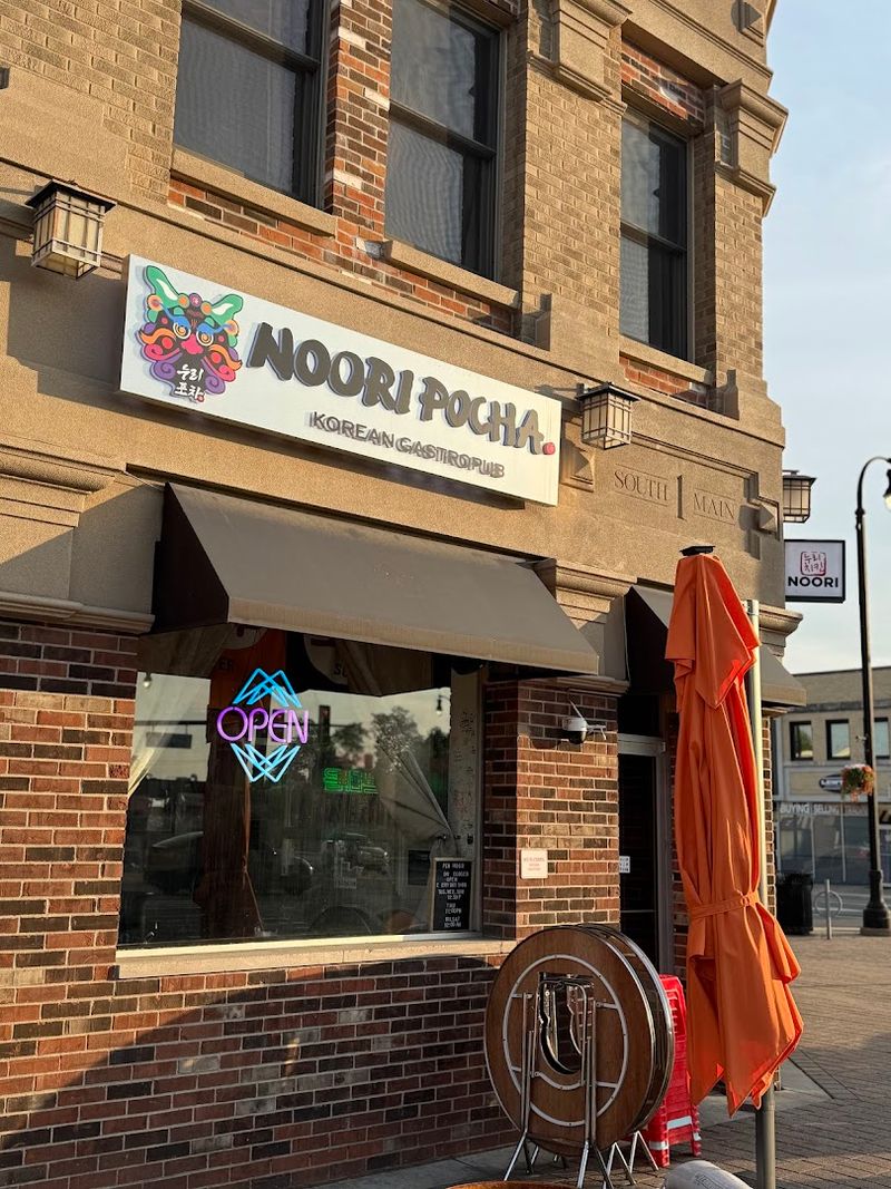 The Address, the Setting, and the First Impression