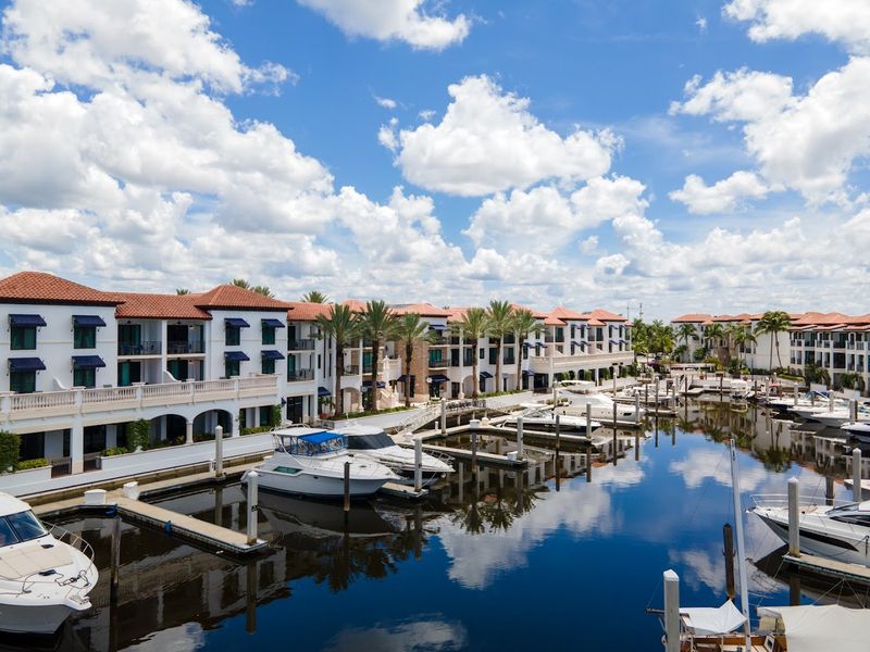 Naples Bay Resort & Marina - Naples