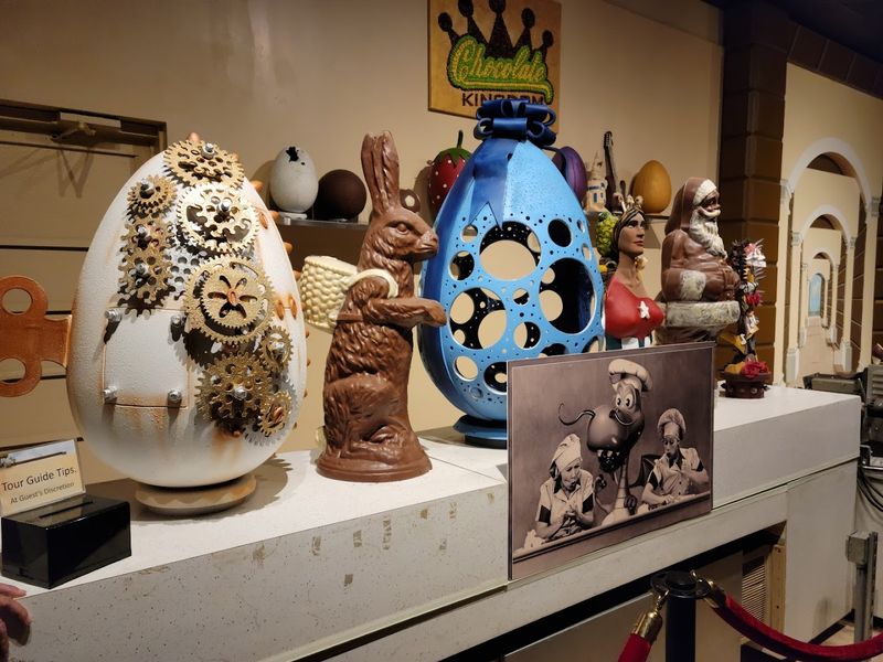 The Atmosphere Inside: Whimsical, Warm, and Wonderfully Fragrant