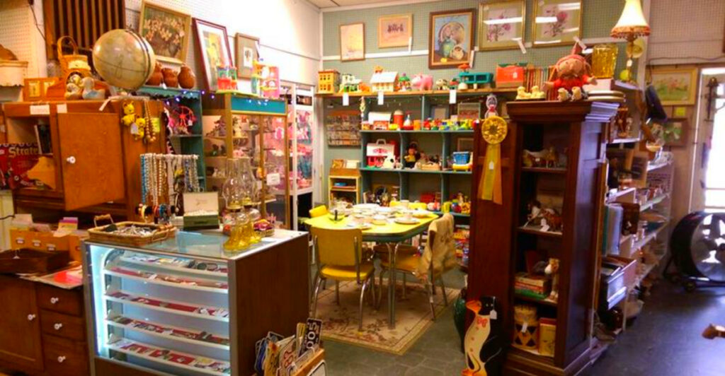 Just Minutes From Lake Michigan, This 12,000-Sq-Ft Antique Mall Is Packed With Coastal Decor, Vintage Vinyl, and Hidden Treasures