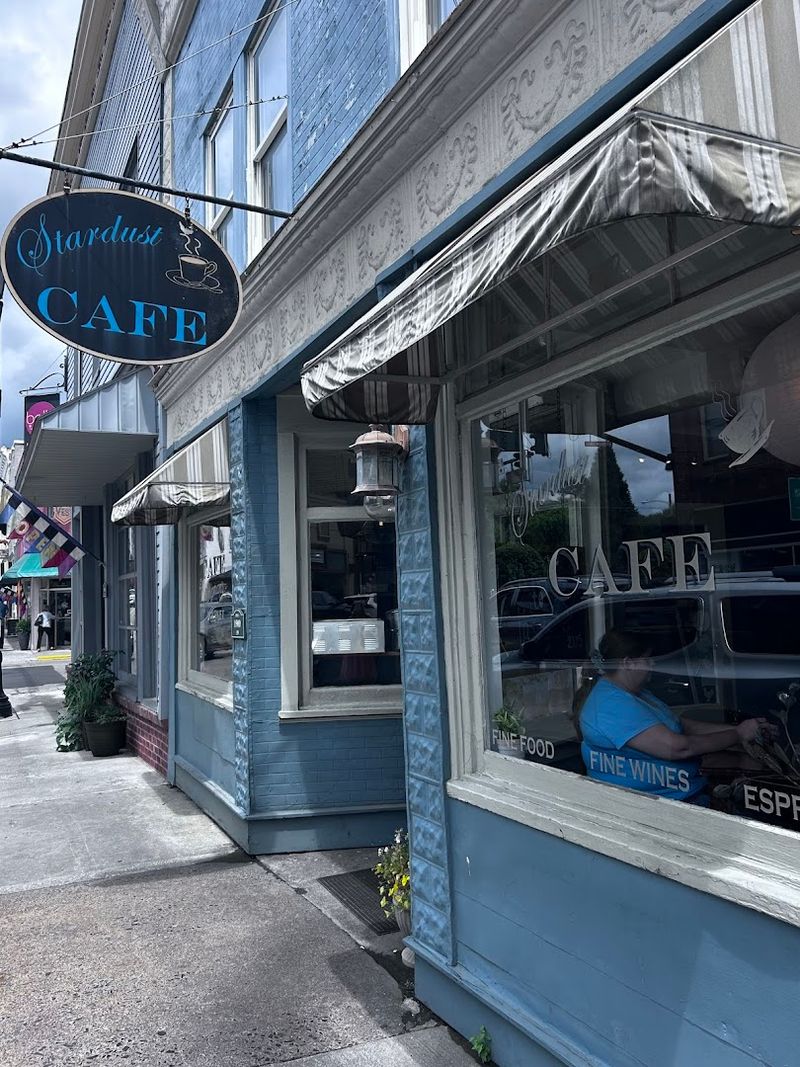 Stardust Cafe — Lewisburg