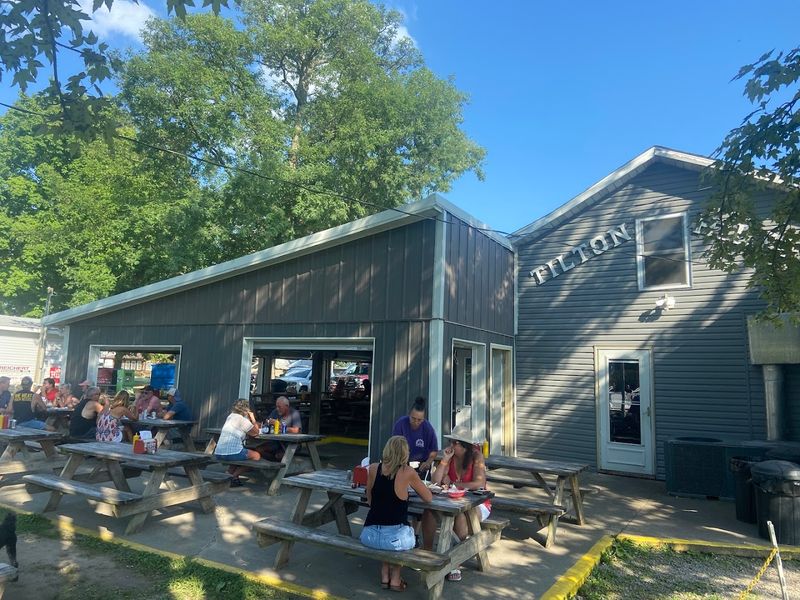 Tilton Hilton, Lakeview