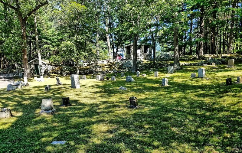 Pine Ridge Pet Cemetery – Massachusetts, USA