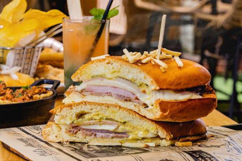 Old's Havana Cuban Bar & Cocina - Miami Beach (Cuban)