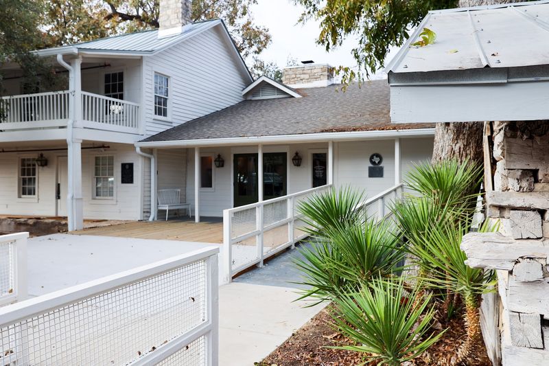 Stagecoach Inn Restaurant – Salado, TX (301 Stagecoach Rd)