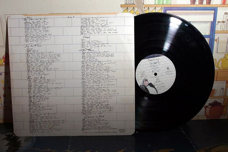Pink Floyd – The Wall (23× Platinum)