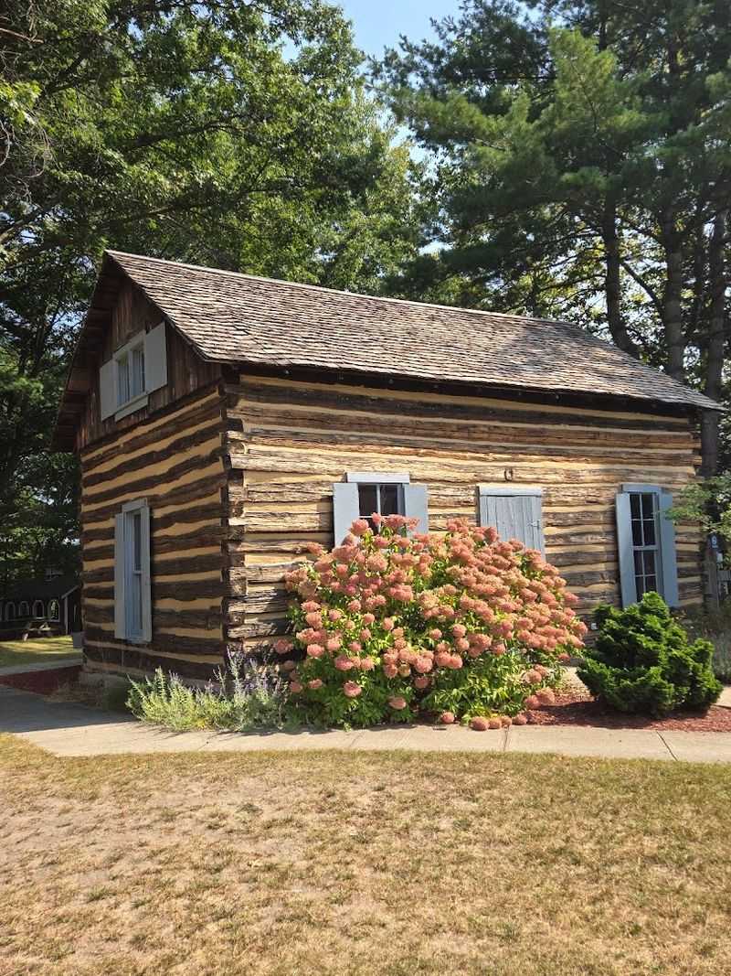 The Log Home With a Hand Pump That Actually Works