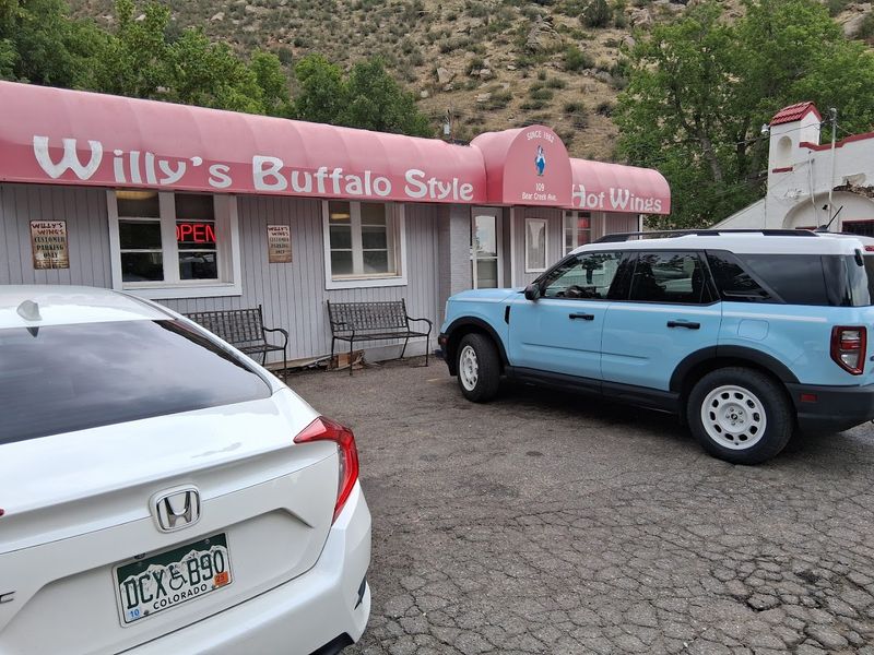 Willy's Wings — Morrison Area