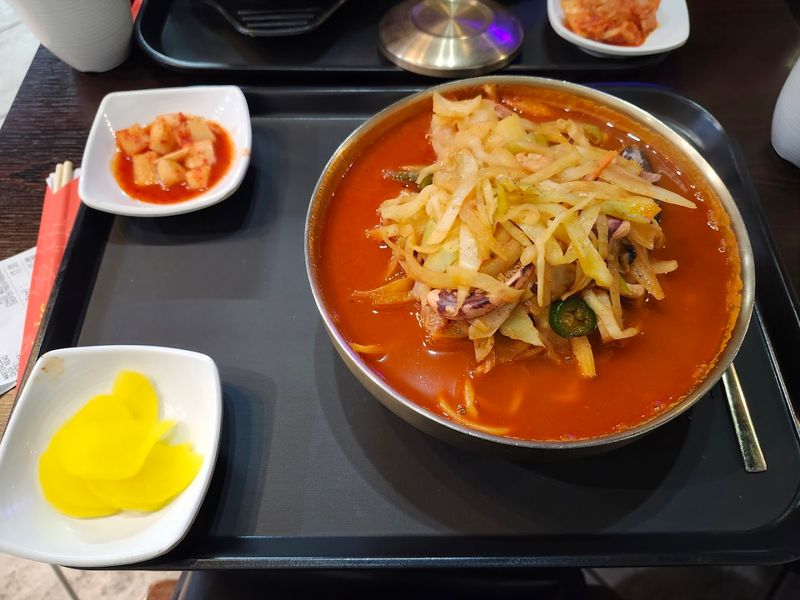 Bibimbap and Jjamppong: For When You Want to Explore the Menu