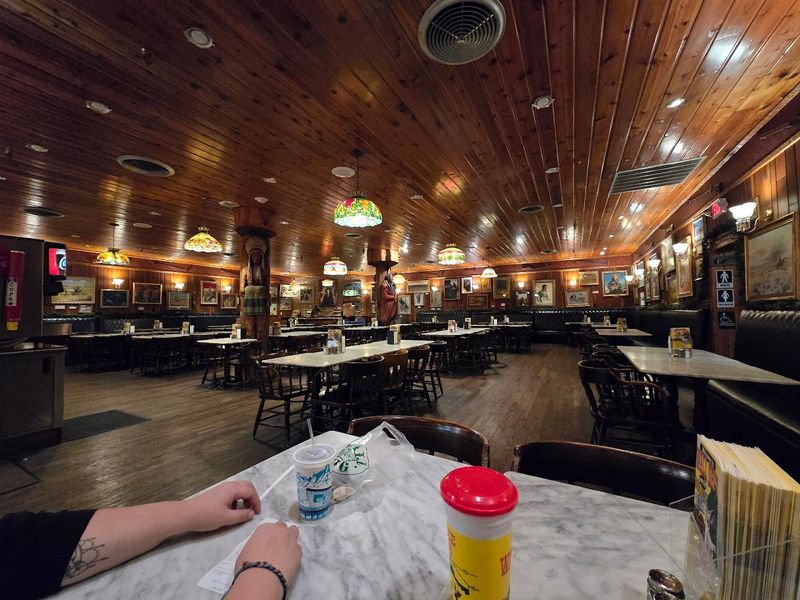 Western Art Gallery Restaurant — Wall