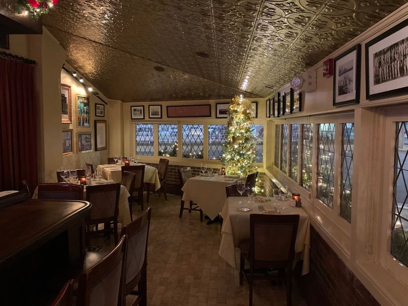 A Dining Room That Has Hosted Decades of Celebrations