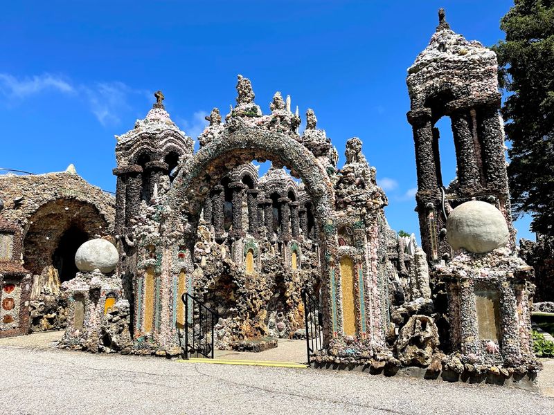 Grotto of the Redemption — West Bend