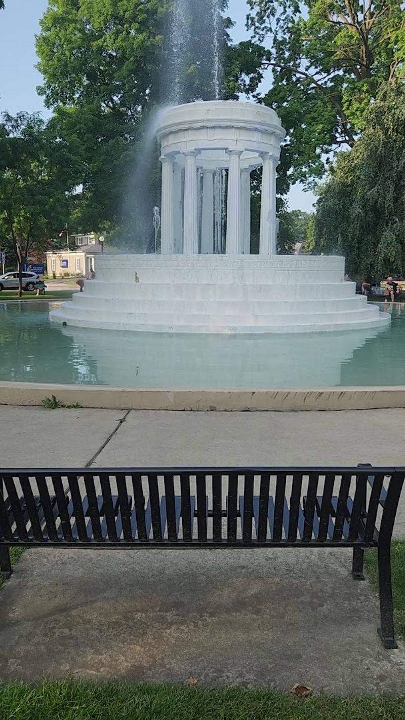 The Park Setting That Makes It More Than Just a Fountain