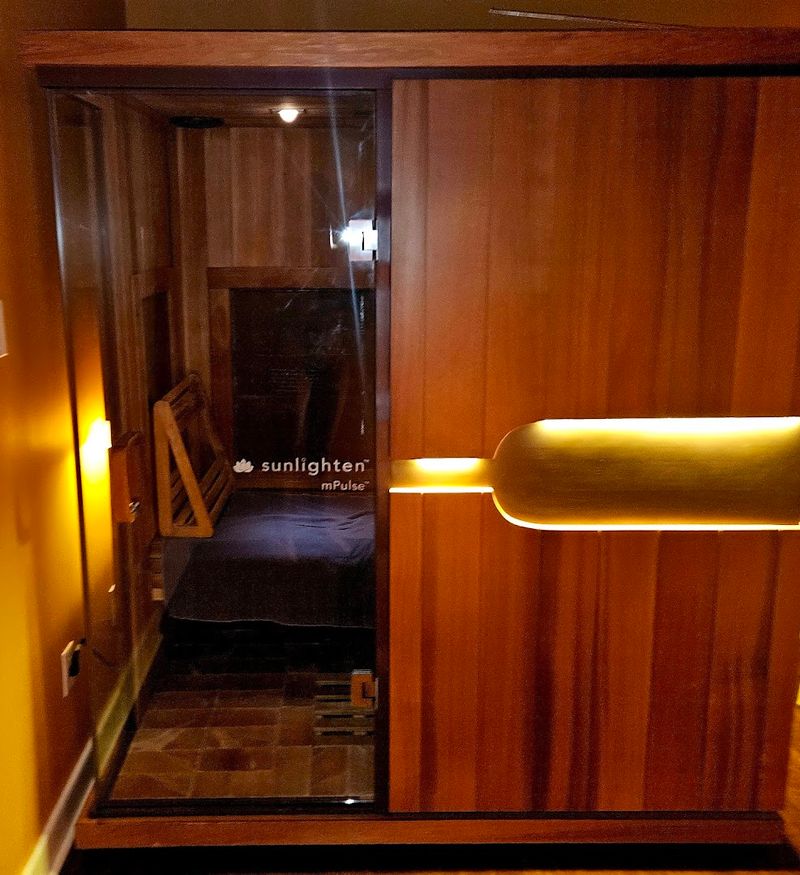 The Infrared Sauna and Its Surprisingly Satisfying Warmth