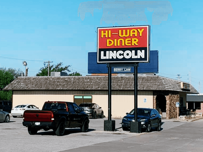 Hi-Way Diner — Lincoln (small-town feel outskirts)