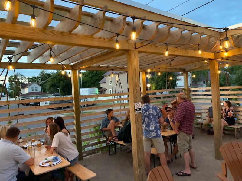 The Crowd and Community Vibe