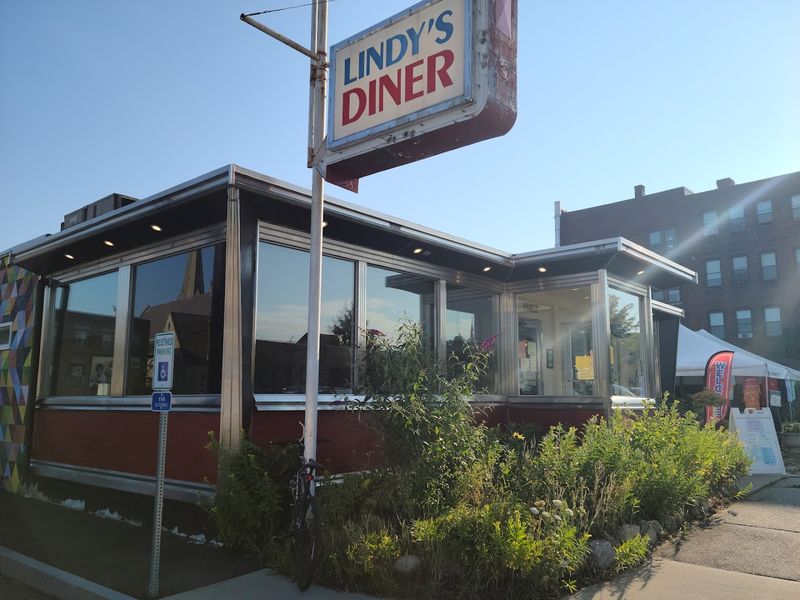 Lindy's Diner — Keene