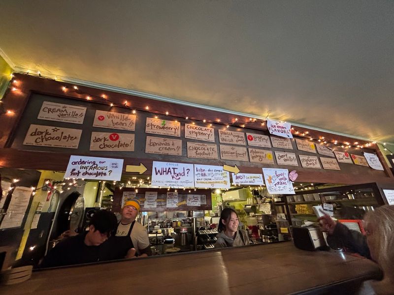 A Tiny Room With Fast Hands