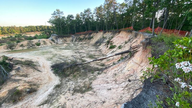 Where Exactly This Hidden Quarry Is Located