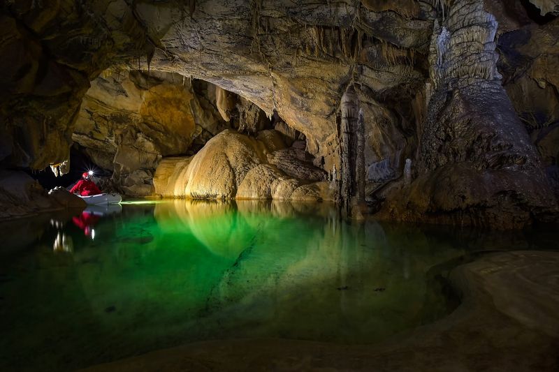 Križna Jama, Bloška Polica