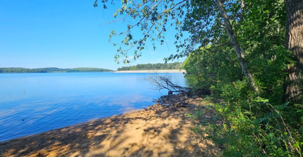 New Jersey’s Deepest Man-Made Lake Is A Stunning Spot For Adventure And Relaxation