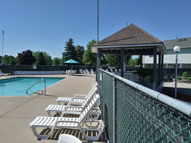 Clean Bathhouses Are the Quiet Luxury