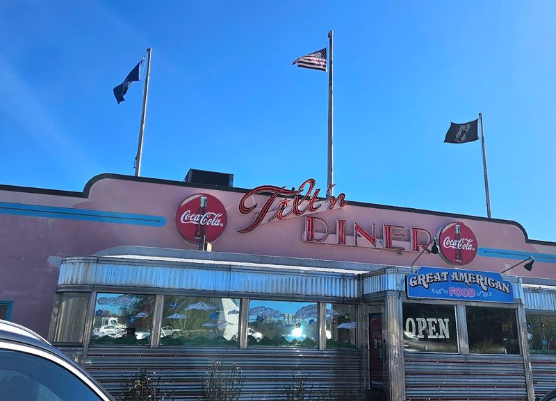 Tilt'n Diner — Tilton