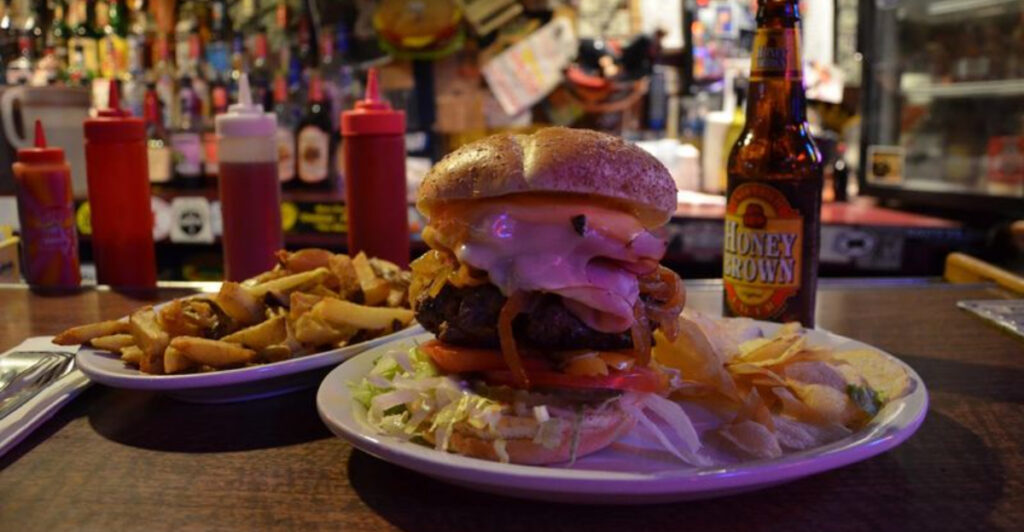 Ohio’s 15 Best Low-Key Spots for Surprisingly Incredible Burgers