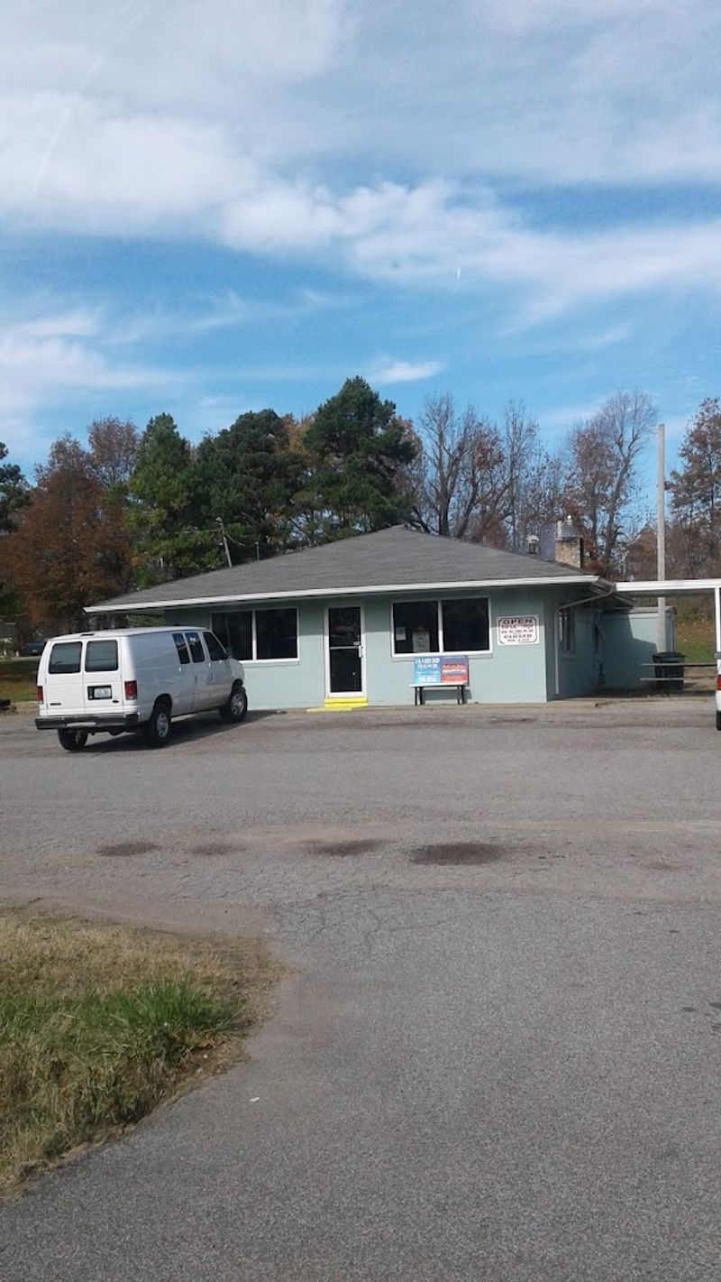 Leigh's Barbecue — Kevil