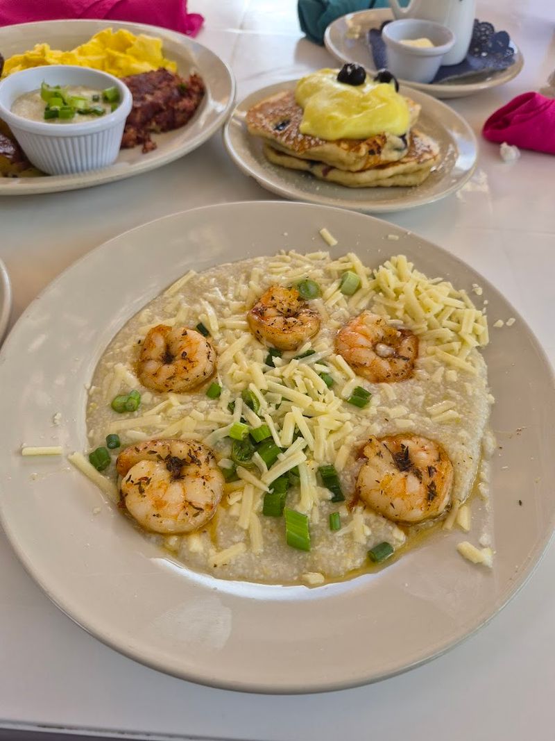 Shrimp and Grits Done the Southern Way