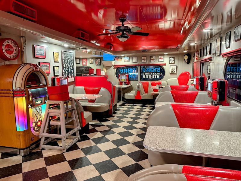 The Decor That Takes You Straight Back to the 1950s