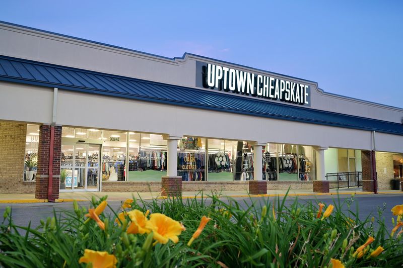 Uptown Cheapskate — Lexington