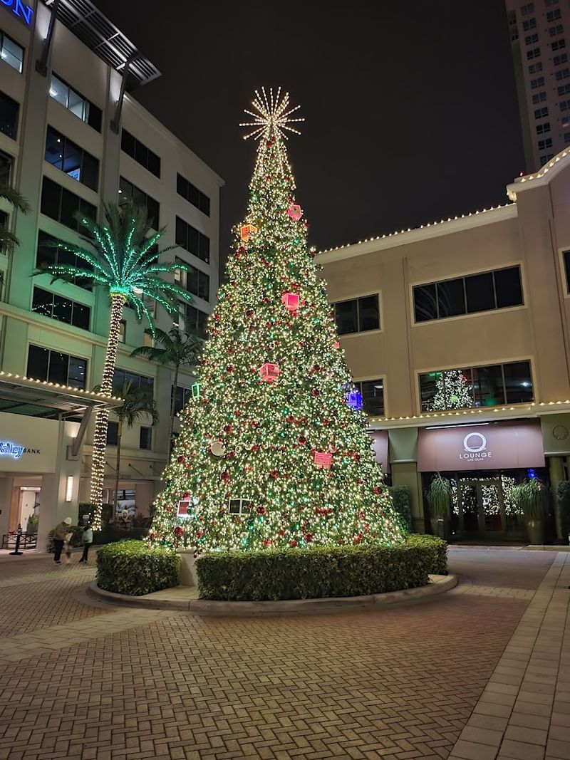 Events That Transform the Street Into a Festival