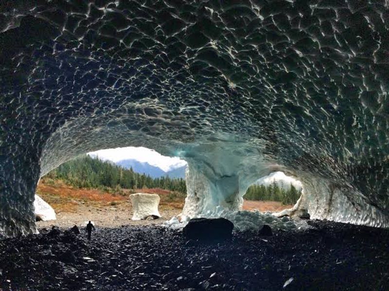 Big Four Ice Caves (Washington, USA)