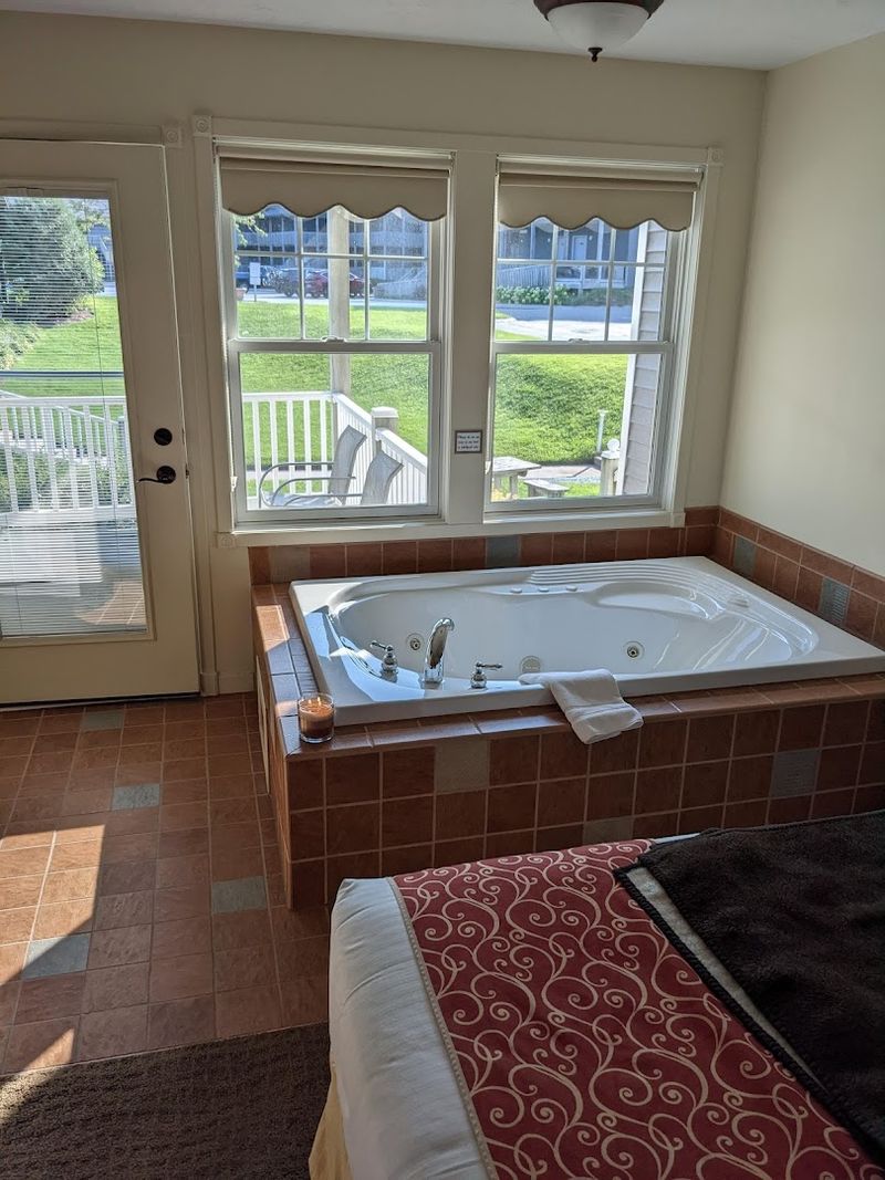 The Fireplace and Jacuzzi Combo That Elevates a Suite Stay