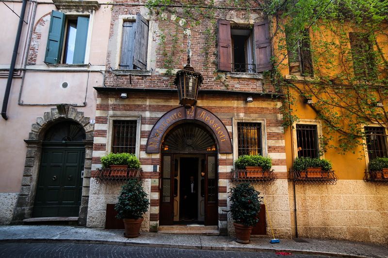 Casa Perbellini 12 Apostoli, Verona
