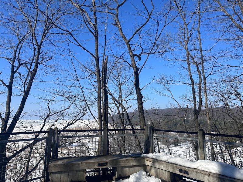 Grand Haven’s Rosy Mound Natural Area