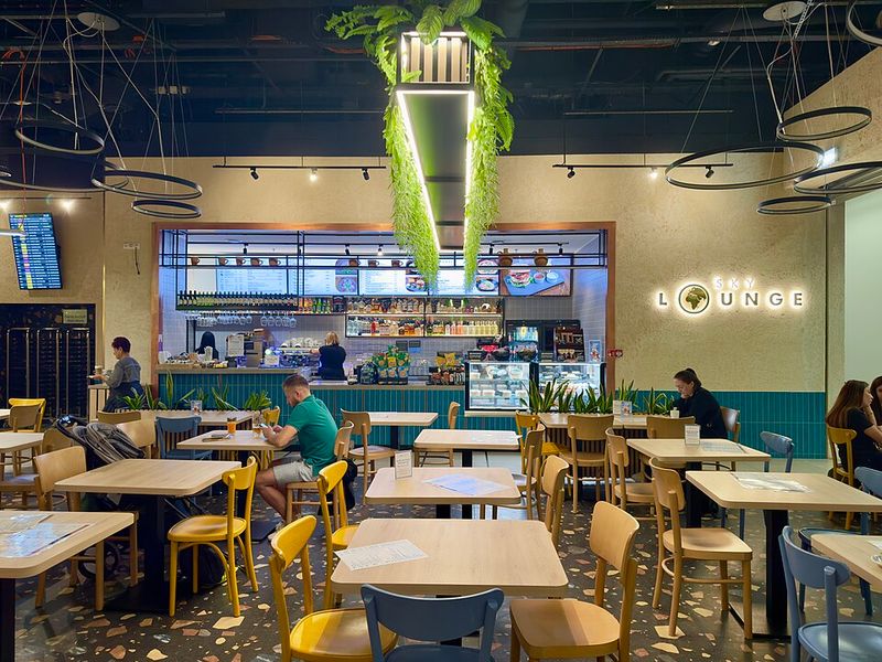 Authentic Restaurants in Airports or Train Stations