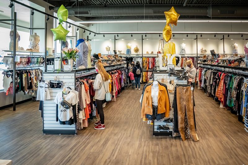 Uptown Cheapskate — Ballwin