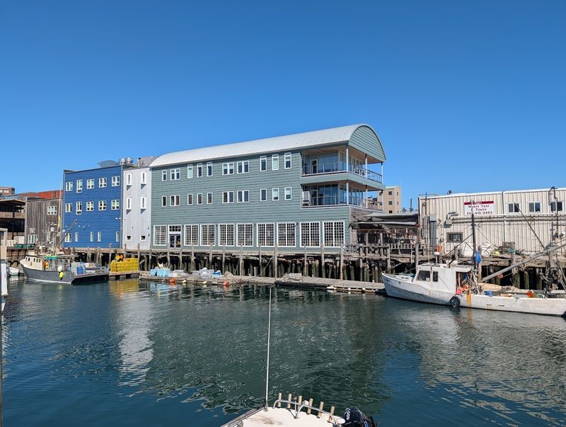 The Porthole Restaurant & Pub — Portland