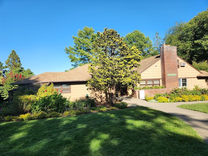 Why This Garden Keeps Drawing People Back