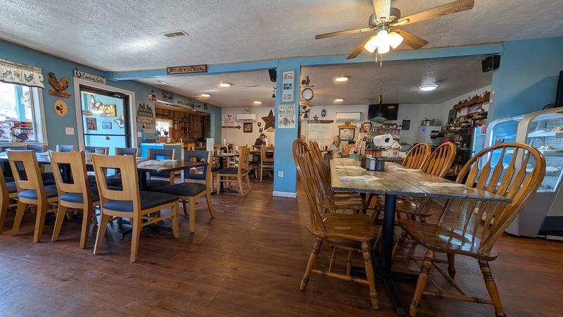 The Farmer's Daughter Café — Hastings